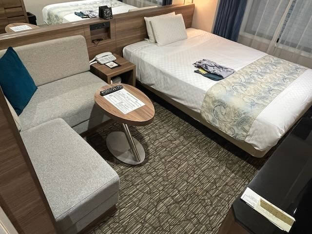 ホテル室内