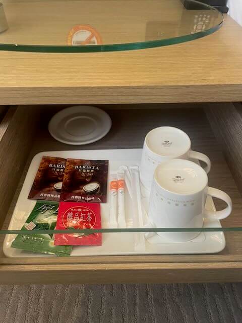 ホテル内のお茶セット
